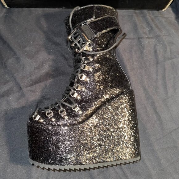 Sparkle Traitor Boots - Size 6 - New in Box - Picture 7 of 11